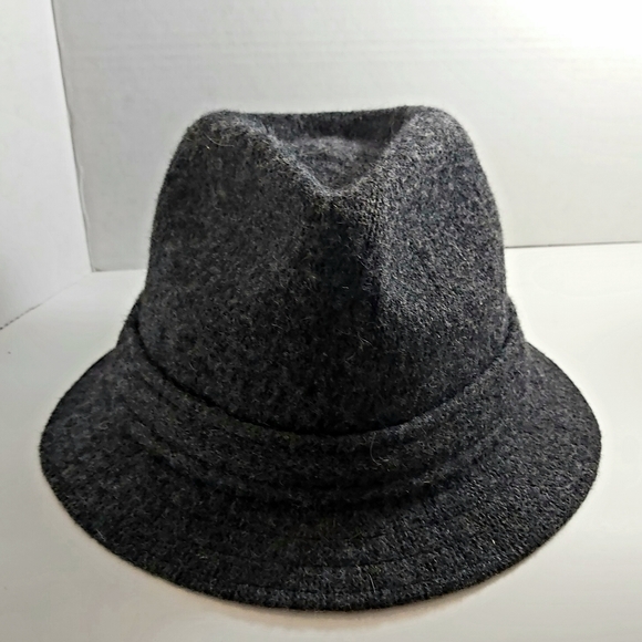 Wool hat - Picture 1 of 4